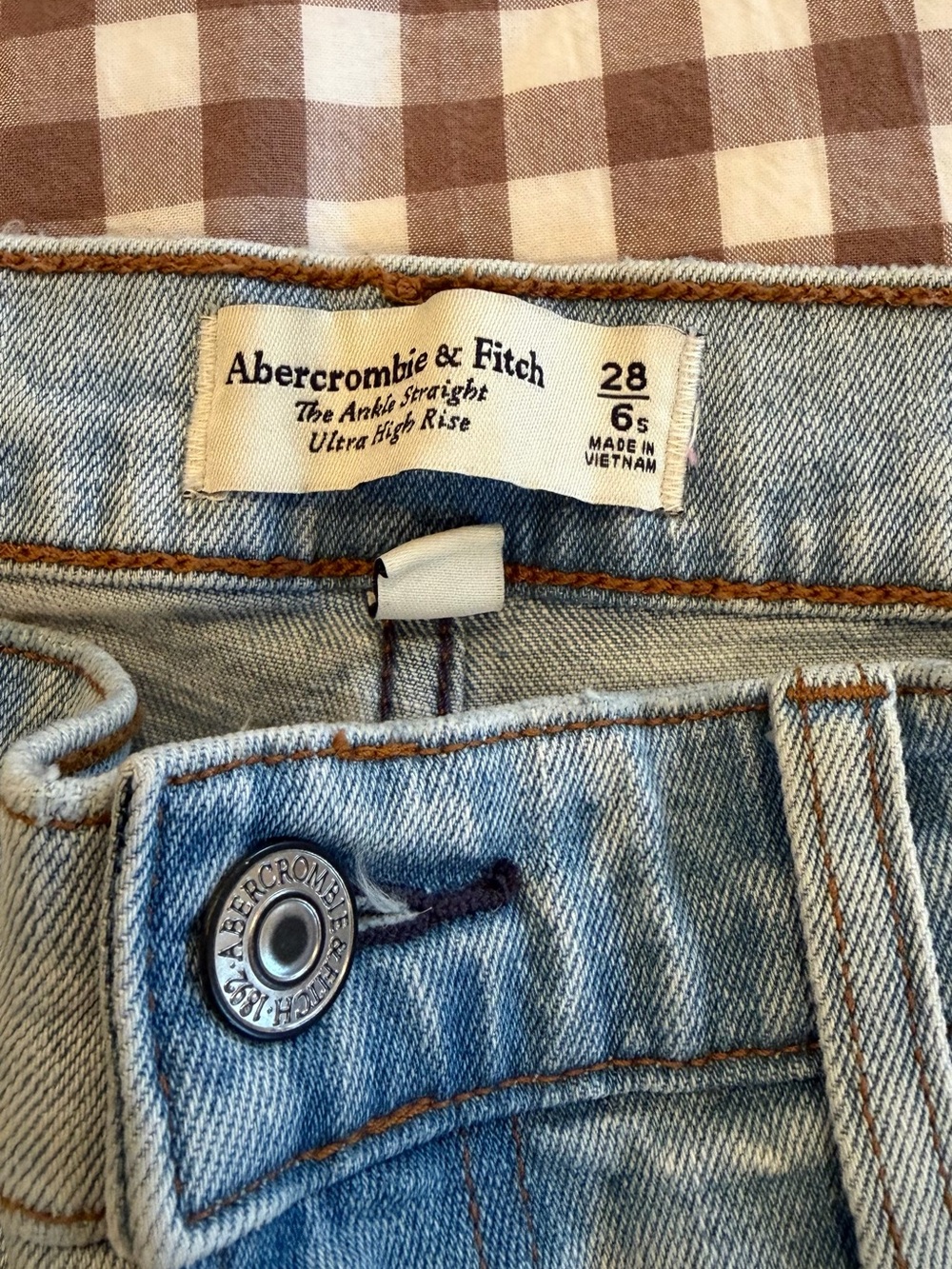 Abercrombie Ultra High Rise Ankle Straight